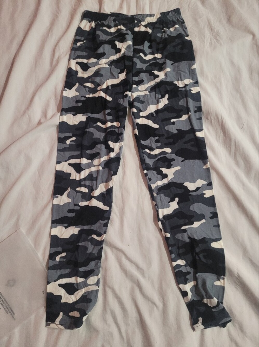 Women's Camouflage Print Leggings - Black & Gray